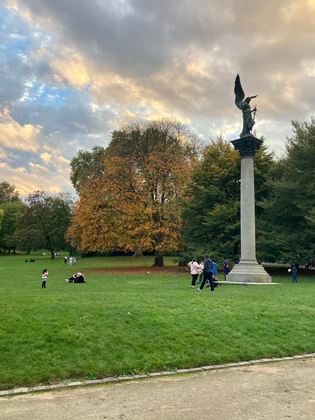Parc Montsouris in Autumn. By Luca Howes.
