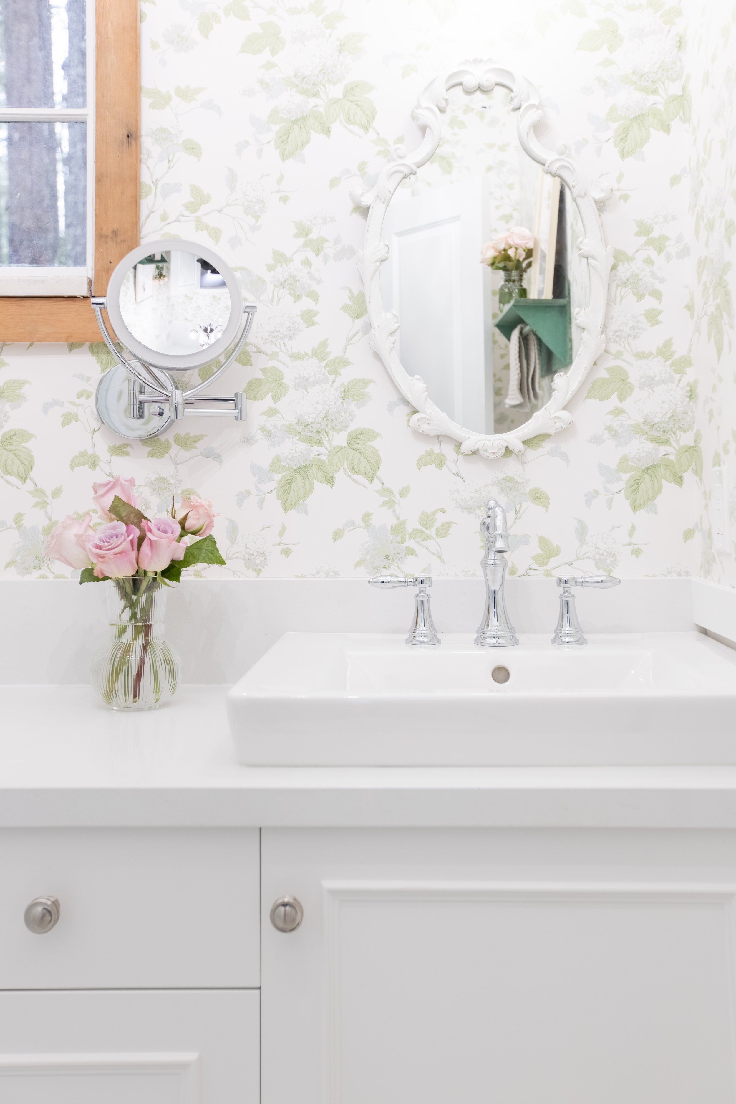 PGE1_Cabin_Ep 06_Bathroom Sink_03.01.22-6.jpg